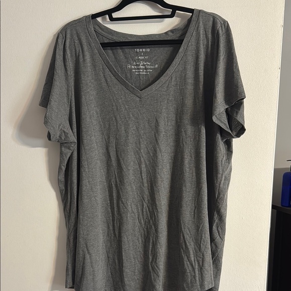 Torrid Gray V-Neck T-Shirt - Picture 1 of 2